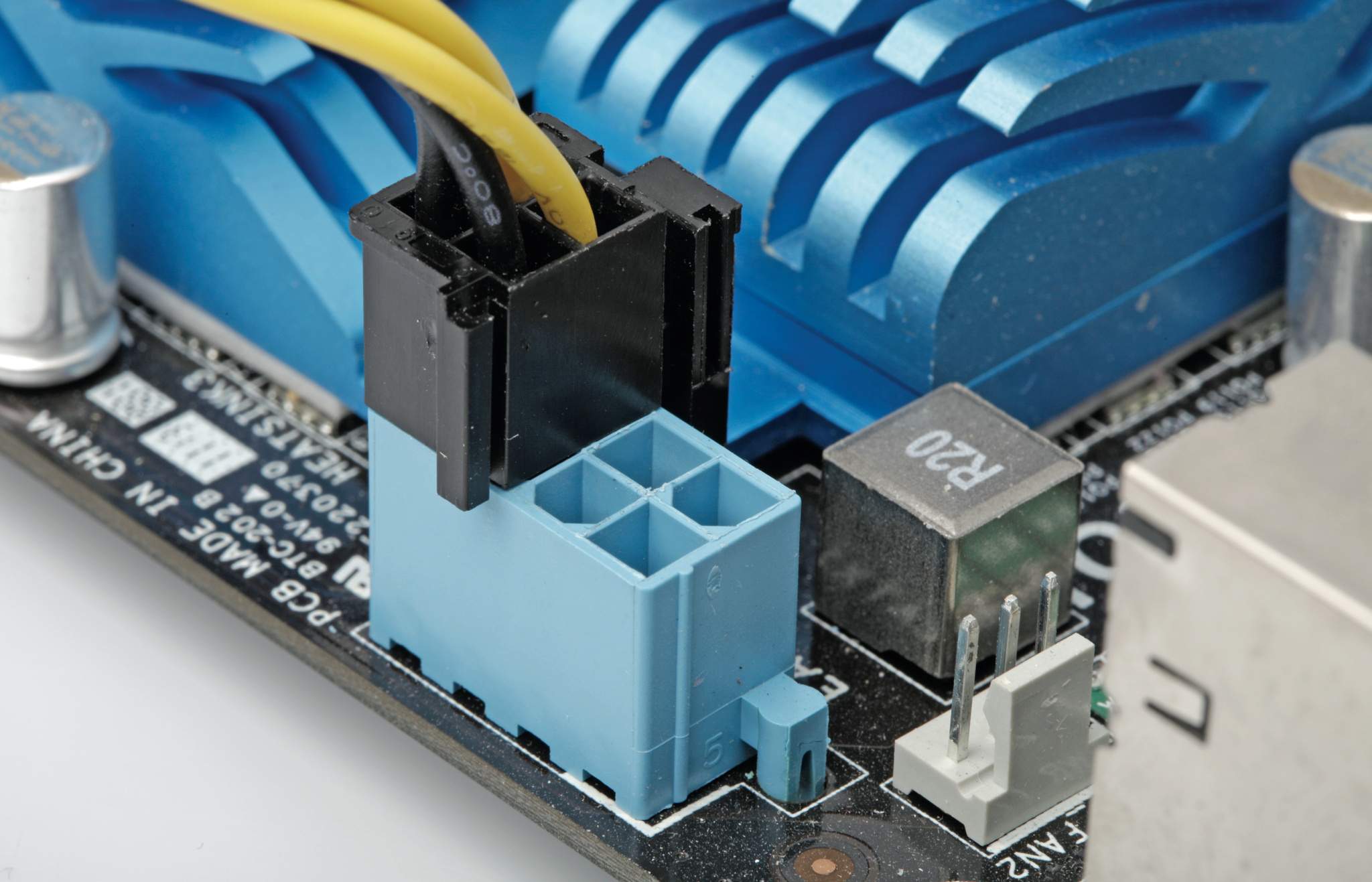 An ALLE ITExperten Mein neuer selbstgebauter PC startet und geht aus , startet, geht aus