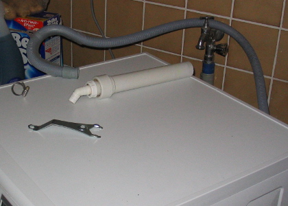 Wie den Abwasserschlauch einer Waschmaschine montieren bei Wandanschluss?(inkl. Foto) (Technik ...