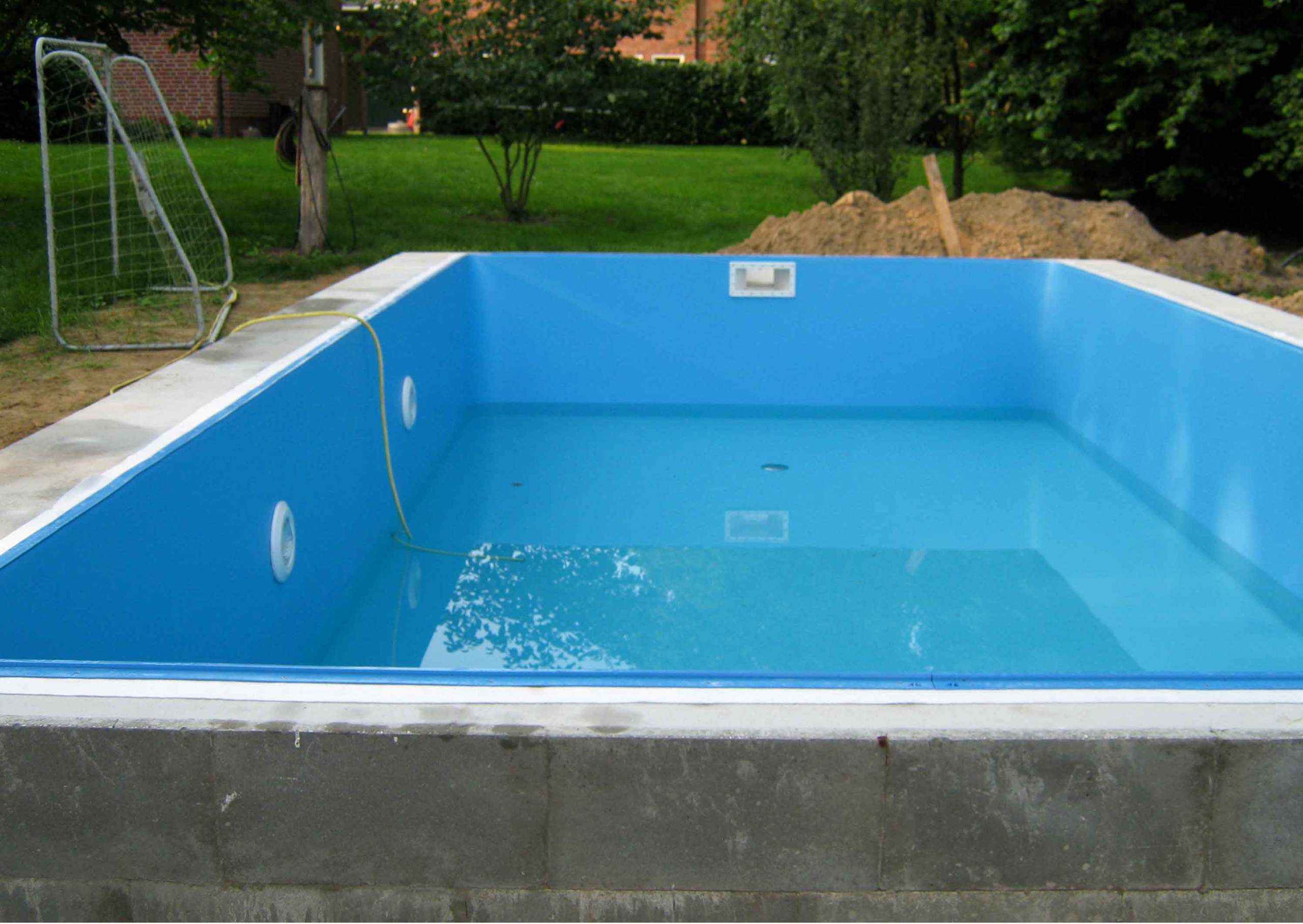 Pool aus Beton selber bauen. Selbst gießen oder Mauern? (Schwimmbad