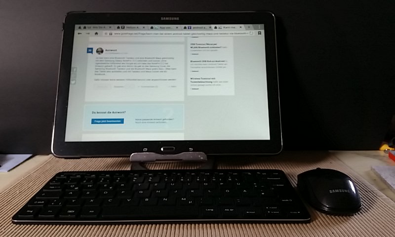 Tablet Mit Tastatur Und Maus