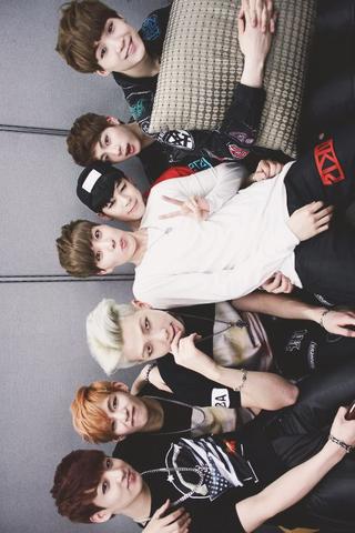 - (Freunde, chatten, K-Pop)