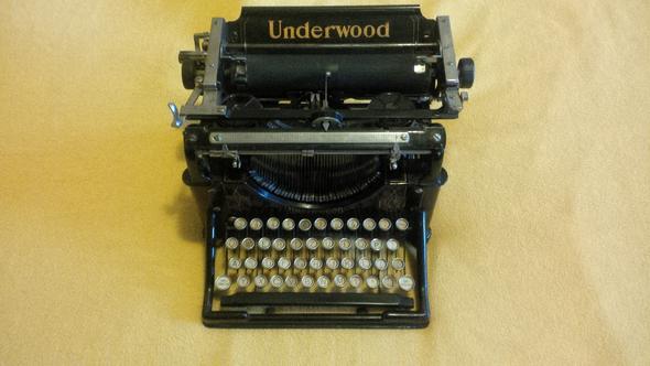 Underwood Schreibmaschine Modelnr. ? - (Technik, Schreiben, Model)
