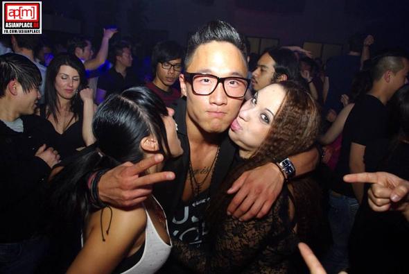 Singles Asien - Asiatische Frauen und Männer online kennenlernen - Singlebörse blogger.com asiatischen mann kennenlernen