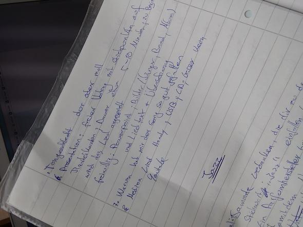 - (Schule, Musik, Referat)