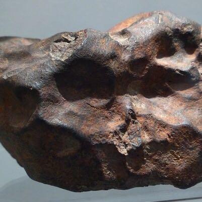 So sieht ein Meteorit aus... - (Sterne, Steine, Gestein)