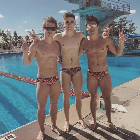 Drei Jungs im Badeslip - (Badeshorts, badeslip)