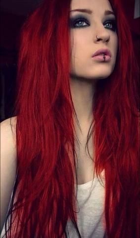 Rote blaue haare haut augen helle Welche Haarfarbe