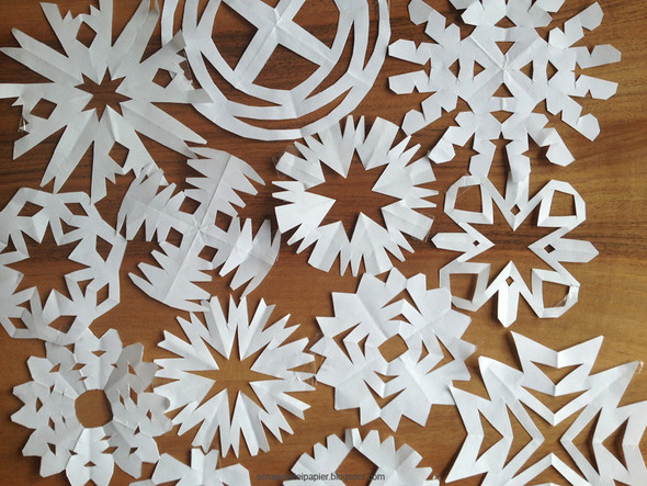 Schneeflocken! - (basteln, Zeitung, Recycling)