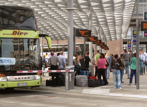 - (Reise, Fernbus)