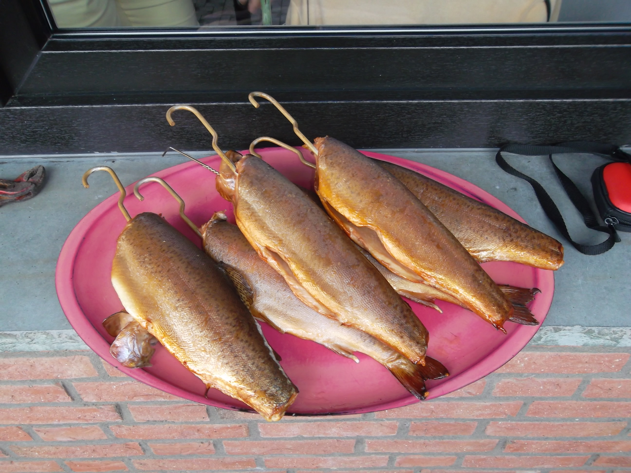 Wie lange hält sich Räucherfisch ab dem Räuchern? (essen, Fische, angeln) Wie lange hält sich Räucherfisch ab dem Räuchern? (essen, Fische, angeln)