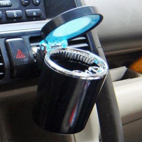 Luxis-Ascher aus Japan - (Auto, Rauchen)