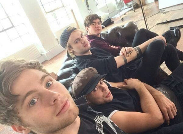 - (Bilder, 5SOS)