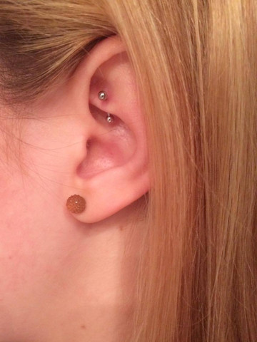  - (Piercing, Ohr, rook)