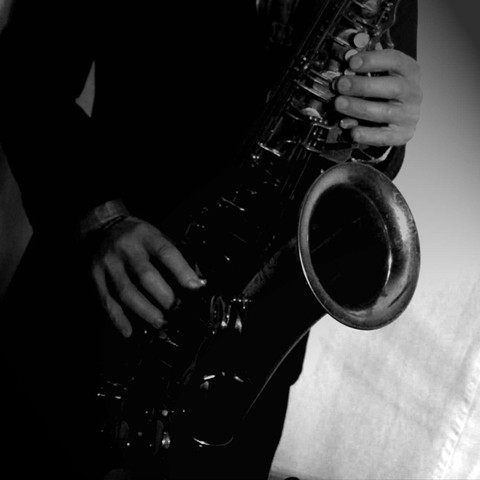 SAXOPHONIST & DJ - (Geschenk, Hochzeit, beste Freundin)