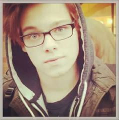 - (Youtube, Haarfarbe, Taddl)