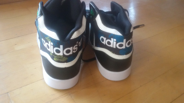 - (adidas, Plagiat)