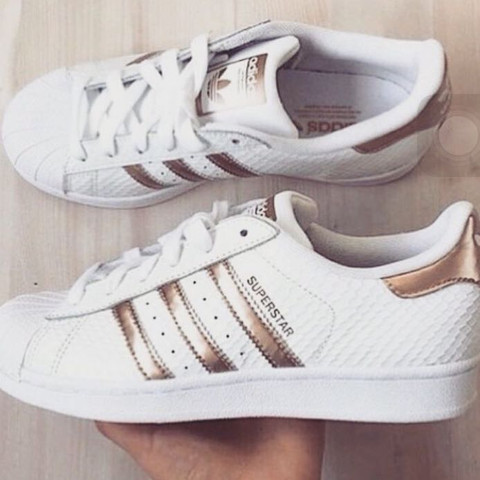 Wo Finde Ich Adidas Superstar Mit Rose Goldenen Streifen In Gosse 35 Schuhe Grosse Sneaker