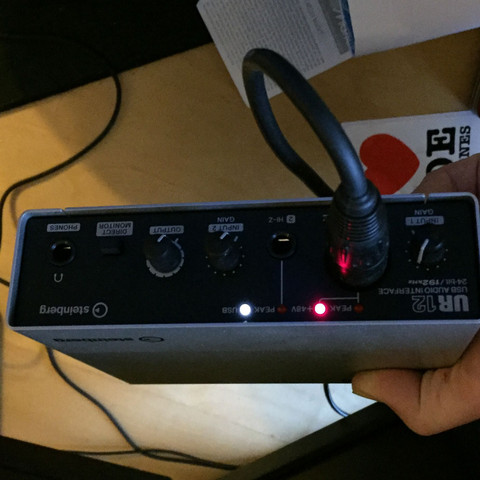 Von vorne - (Computer, Mikrofon, Rode NT1-a)