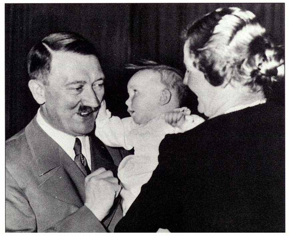 Adolf Hitler ist von Kind gerührt - (Tiere, Adolf Hitler)