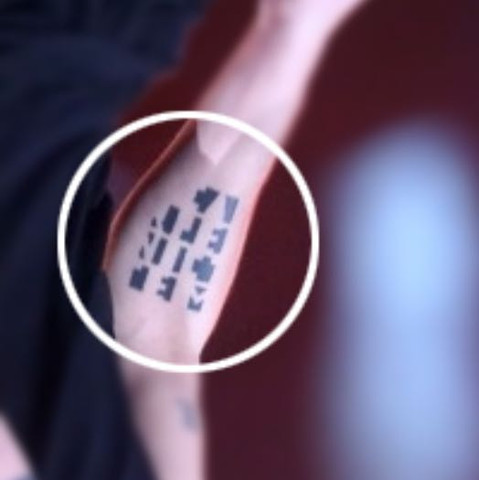 Weiss Jemand Was Tyler Auf Seinem Arm Stehen Also Das Is Ein Tatto Hat Von Twenty One Pilots Tattoo