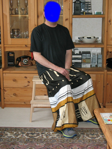 Diese Hose war vorher ein Bettbezug - (nähen, Handarbeit, Schnittmuster)