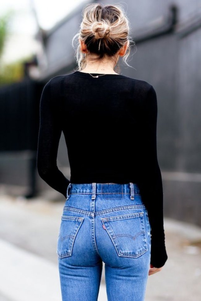 Wieso ziehen sich Frauen immer die Hose so hoch? (Jeans)