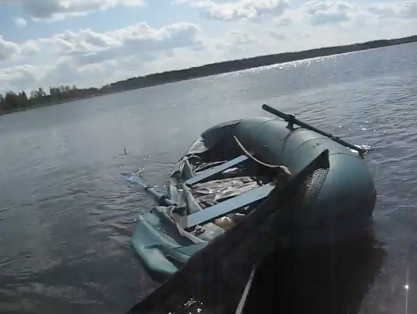 Gummiboot sinkt Schlauchboot kaputt - (schwimmen, Schwimmbad, Luft)