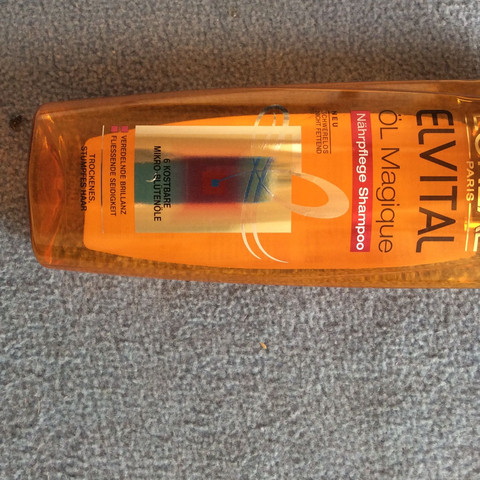 krause strohige haare trocken