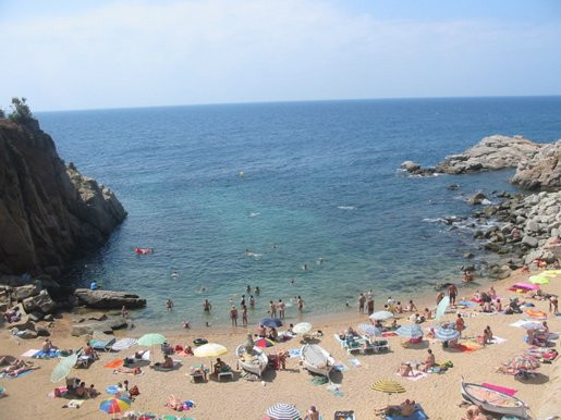 Tossa Strand unter der Mauer - (Urlaub, Spanien, tossa-de-mar)