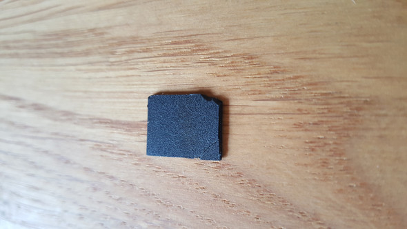 Eingerissene Ecke - (Computer, Datenrettung, MicroSD Karte beschädigt)