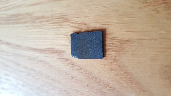 Abgebrochene Ecke - (Computer, Datenrettung, MicroSD Karte beschädigt)