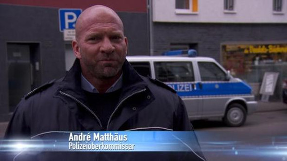 Darf man überhaupt so aussehen wie the Rock als Polizist bzw Soldat