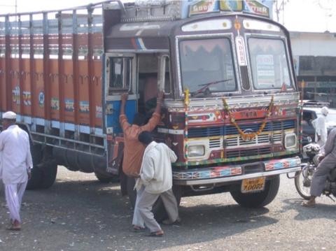 Dürfte man weißte Frontblitzer nachrüsten um schneller zum Gerätehaus