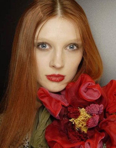 Lila Lippenstift Bei Roten Haaren Rote Haare