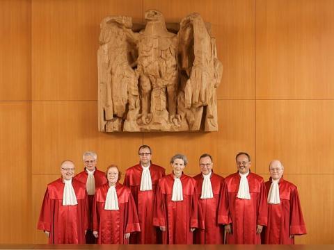 Zweiter (politischer) Senat des Bundesverfassungsgerichtes - (Gericht, ketten, farben-bedeutung)