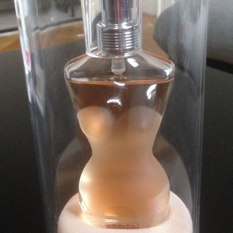 - (Kosmetik, Parfüm, Duft)