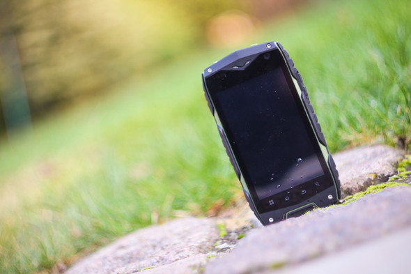 - (Handy, Smartphone, Telefon)