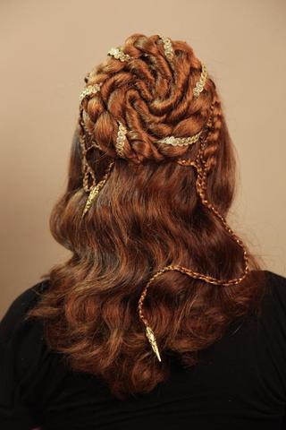 Mittelalterfrisur Mittellange Haare Frauen Mittelalter