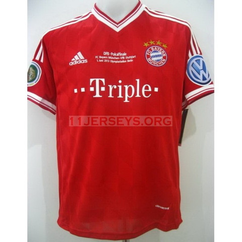 Wo Bekommt Man Das Fc Bayern Triple Trikot Her Fussball Fc Bayern