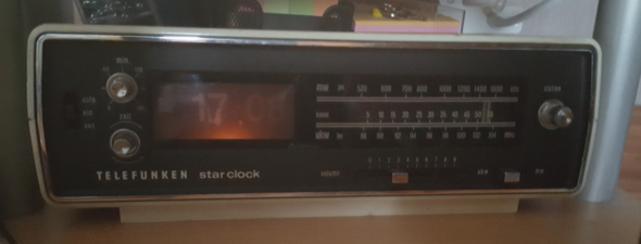 - (Radio, Elektrik, Licht)