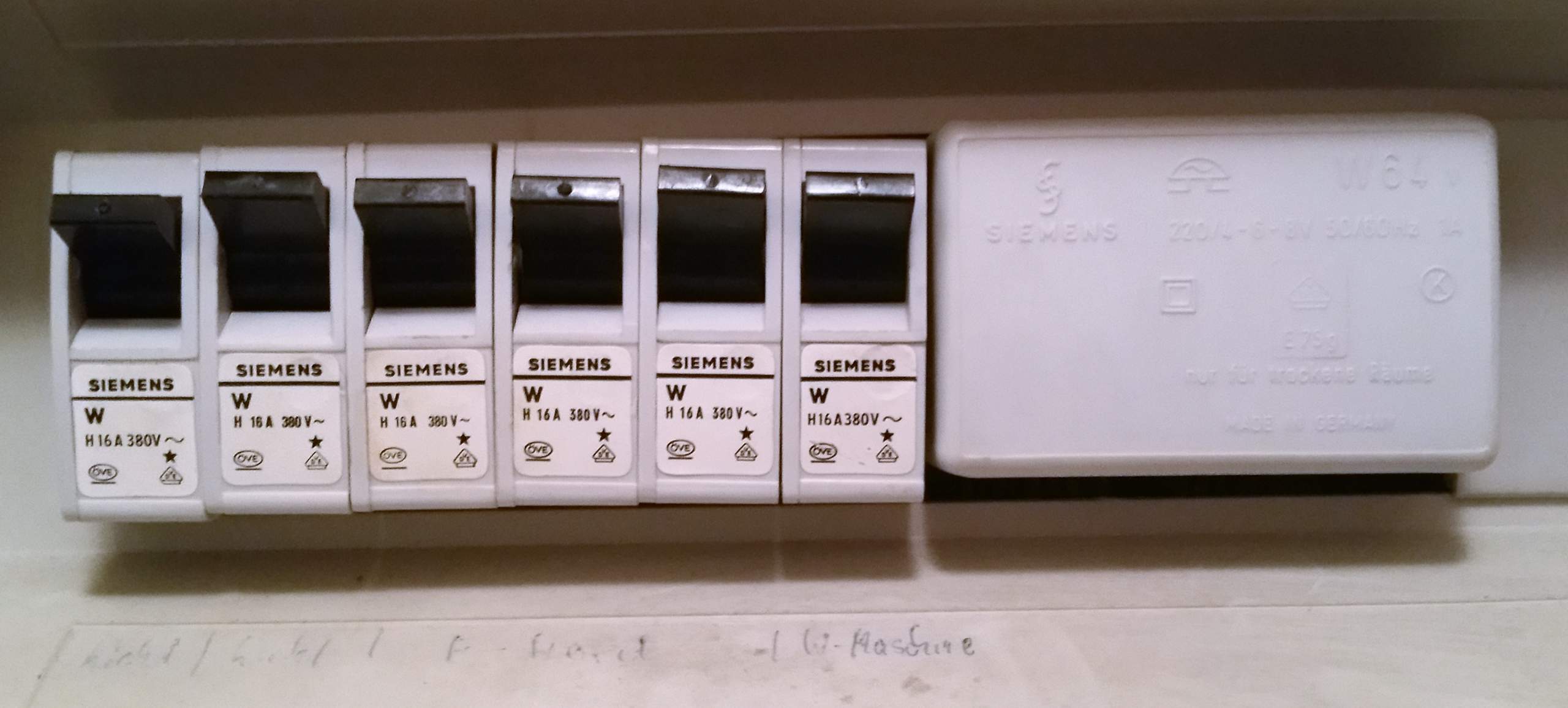 Die smarte wallbox für das e-auto Nagelneue Samsung Waschmaschine - FI springt manchmal raus? (Elektronik