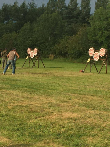 - (Sport, Messer, Messerwerfen)