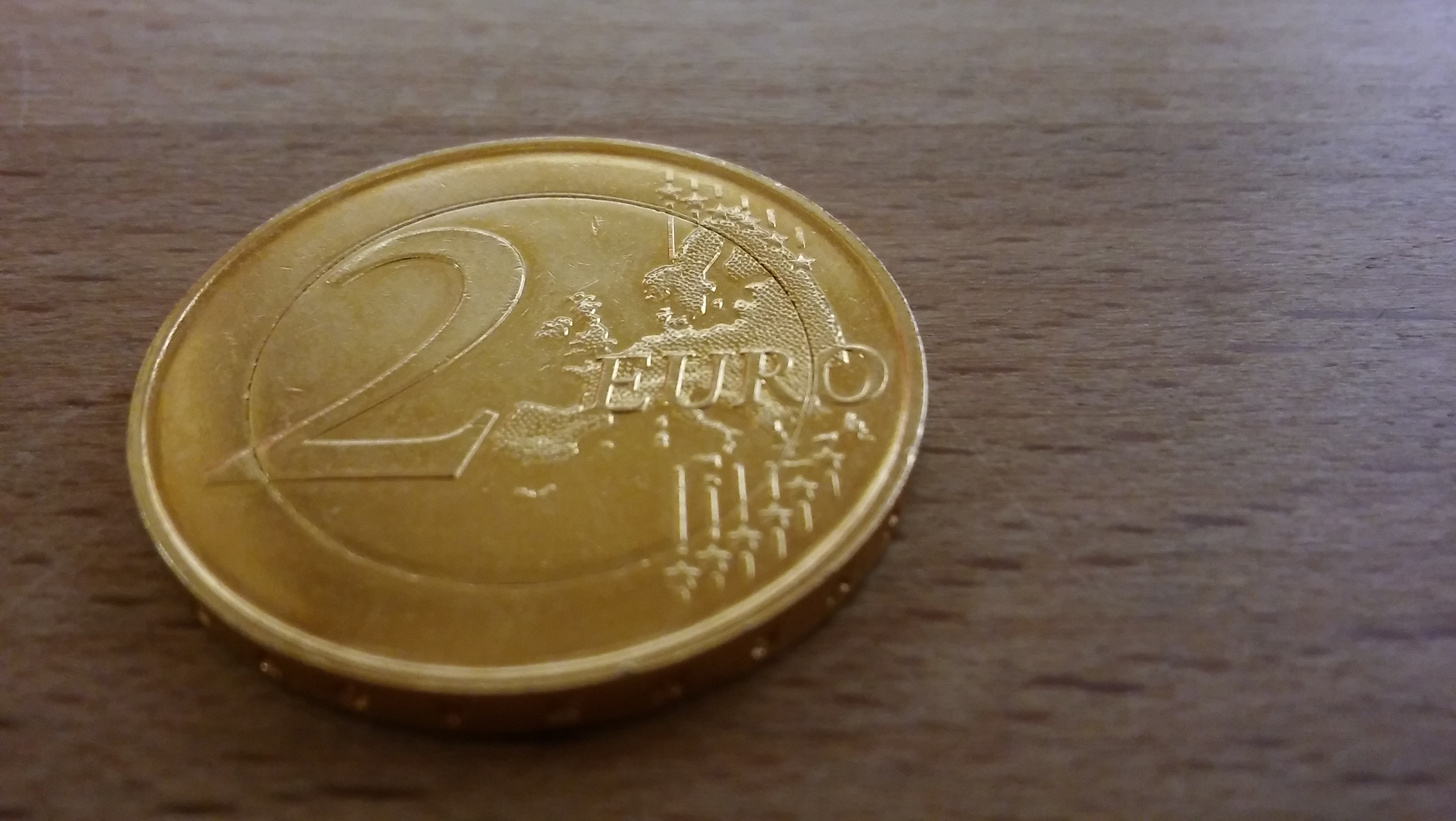 Was ist diese ganz Goldene 2€ Münze Wert? (Münzen, Sammler, 2 Euro Münze)