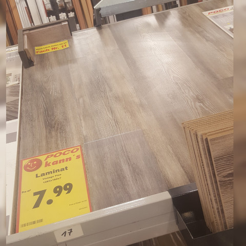 Helles Oder Dunkles Laminat Zu Weißcremefarbene Möbel Einrichtung