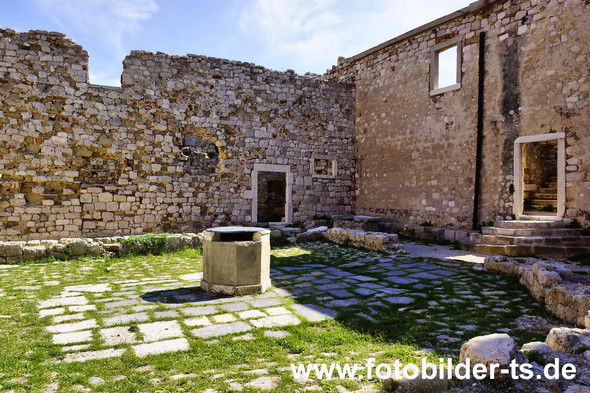 altes Kloster auf der Insel Pag - (Urlaub, Reise, Länder)