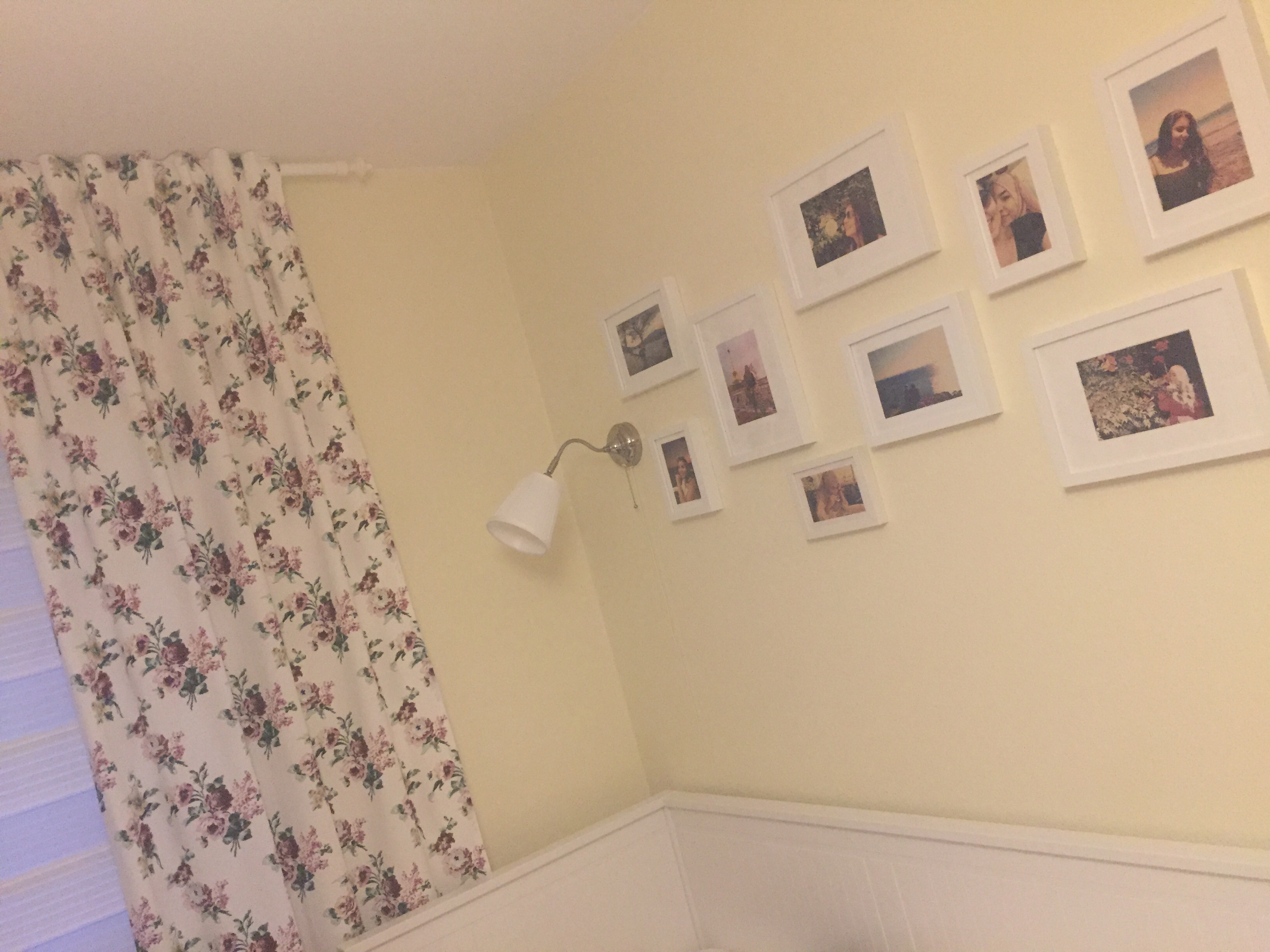 Weiße Möbel im Zimmer und eine beige wand? (Mädchen, Farbe)