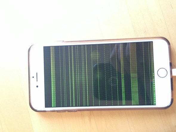 HILFE! iPhone-Display zeigt andauernd bunte Balken? (Handy, Smartphone ...
