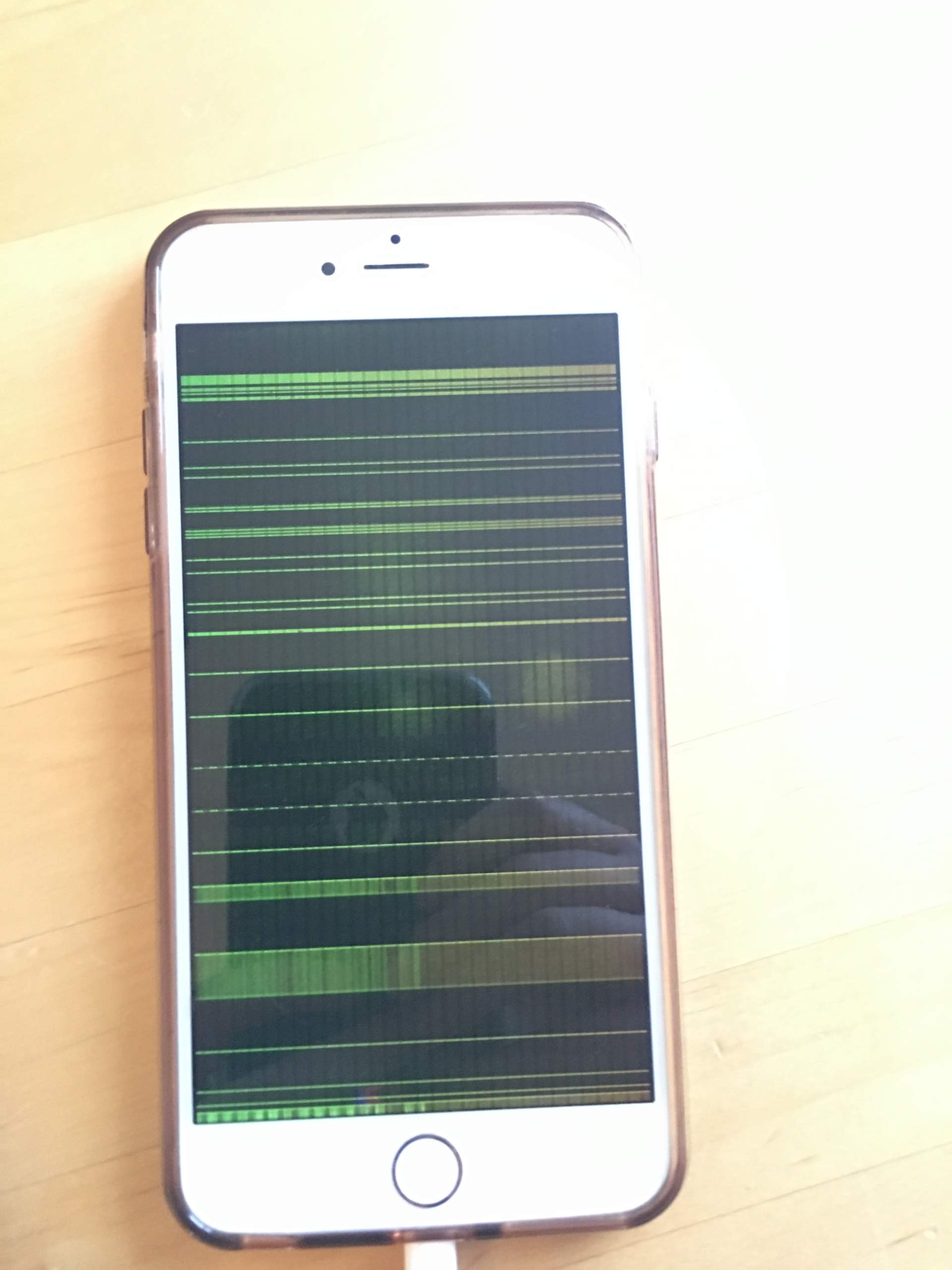 HILFE! iPhone-Display zeigt andauernd bunte Balken? (Handy, Smartphone ...