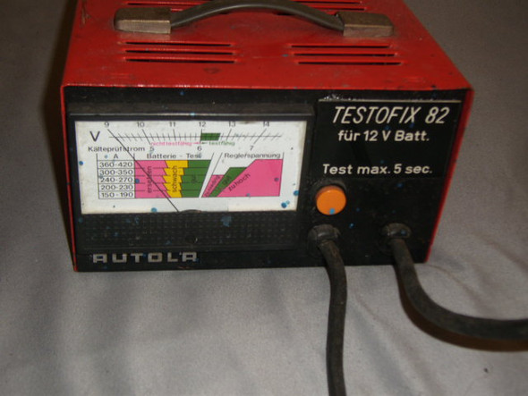 Bild 2 - (Auto, Autobatterietester 100 Ampere, Autobatterie angeschlossenen Zustand )