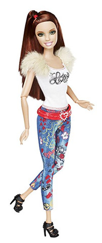 schone barbie puppe mit braunen haaren